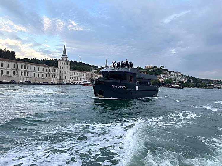 Yacht for Rent 2