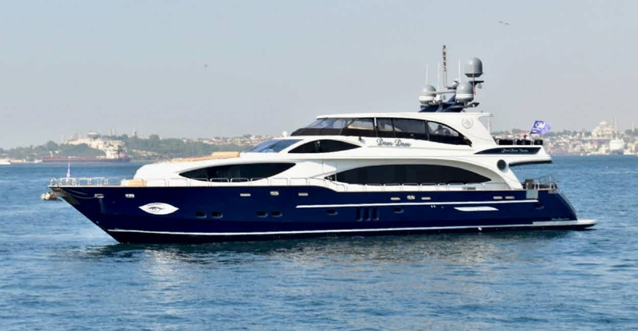 Mega Yat İ 1